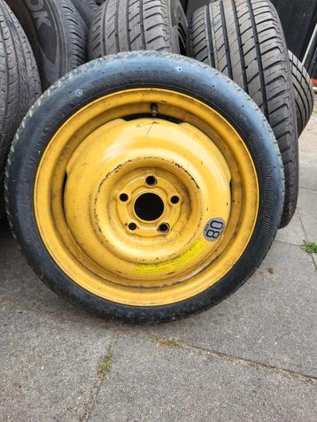 Subaru lagacy thuiskomer
Bridge stone T125 / 70 D15   95cm  beschikbaar voor biedingen