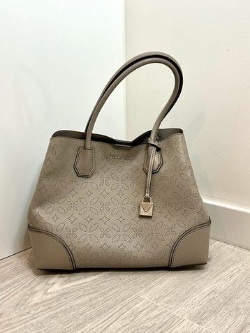 Micheal Kors grijs leer handtas beschikbaar voor biedingen