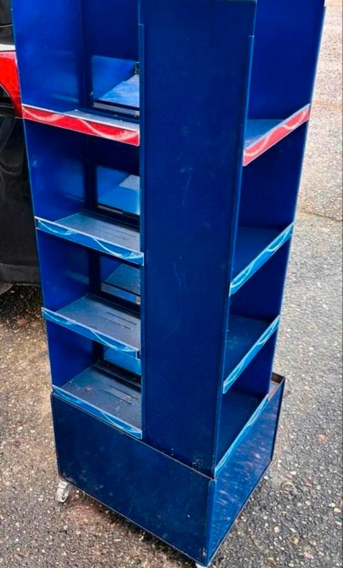 GRATIS Disney magazine display kast, Huis en Inrichting, Kasten | Boekenkasten, Gebruikt, 25 tot 50 cm, Metaal, Ophalen
