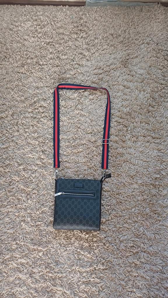 Gucci Messenger Bag - Gloednieuw in doos!, Sieraden, Tassen en Uiterlijk, Tassen | Schoudertassen, Nieuw, Overige merken, Zwart