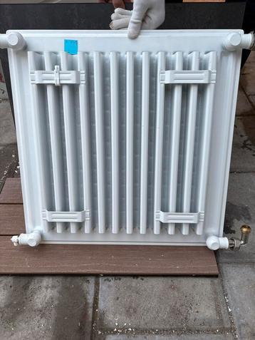 Zo Goed Als Nieuwe Radiator beschikbaar voor biedingen