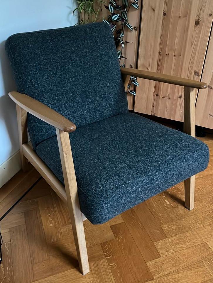 Ikea Ekenaset fauteuil (licht hout, donkergrijze stof), Huis en Inrichting, Fauteuils, Zo goed als nieuw, Hout, Stof, 50 tot 75 cm