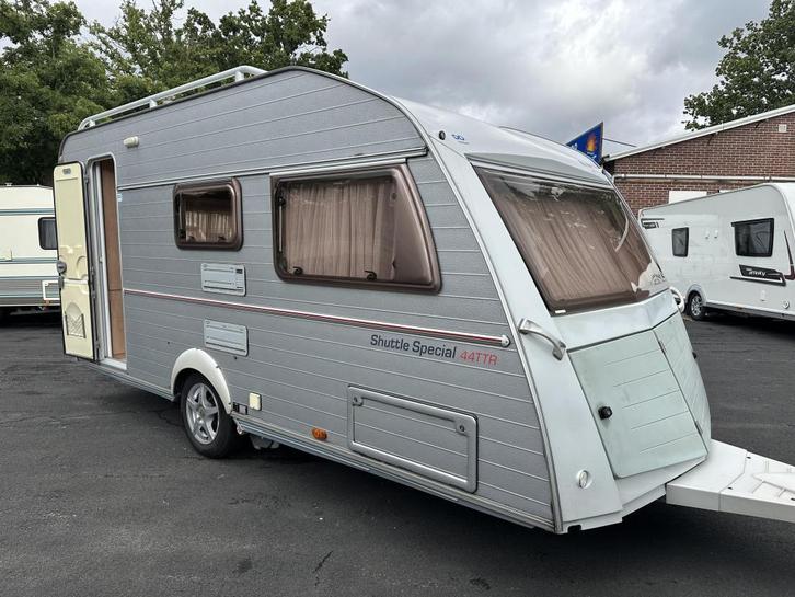 KIP SHUTTLE SPECIAL 44 TTR INCL. MOVER & TENT, Caravans en Kamperen, Caravans, Bedrijf, 750 - 1000 kg, Treinzit, Kip, Dwarsbed