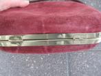 Vintage rood suede clutch tasje schouder tasje, Antiek en Kunst, Antiek | Kleding en Accessoires, Ophalen of Verzenden, Dames