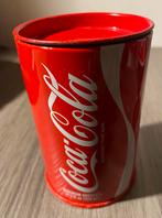 Rood klein blikje Coca-cola als spaarpot, h. 9,5 cm., Verzamelen, Spaarpotten, Overige materialen, Overige thema's, Gebruikt, Ophalen of Verzenden