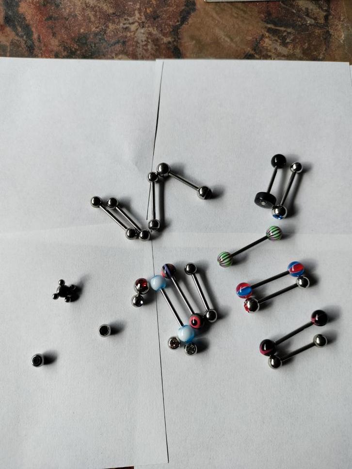 Diverse soorten Tongpiercings - Doodskop & Spin, Sieraden, Tassen en Uiterlijk, Piercings, Nieuw, Staal, Ophalen of Verzenden