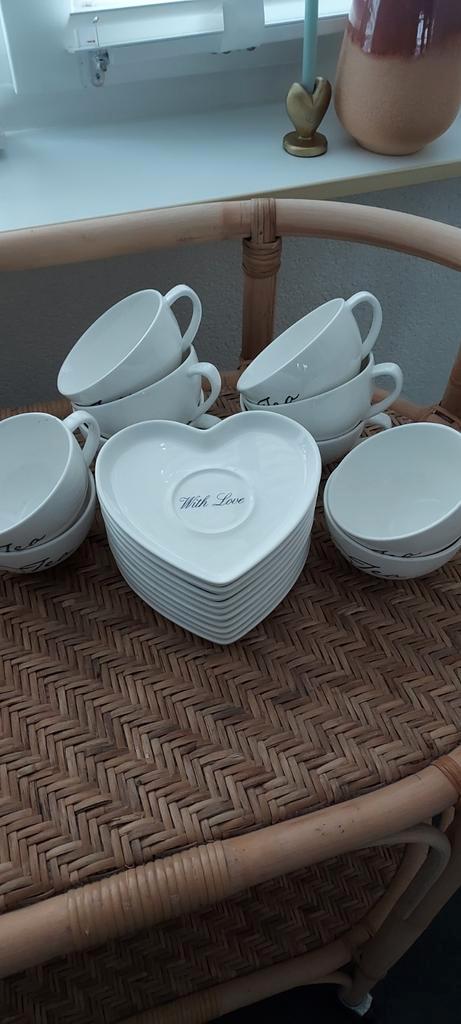 hartjes bordjes en kopjes Riviera Maison 20 delig, Huis en Inrichting, Keuken | Servies, Zo goed als nieuw, Kop(pen) en/of Schotel(s)