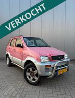 ✅ Daihatsu Terios 4x4 1.3 16V 1999 Rood, Terreinwagen, Auto's, 1296 cc, 83 pk, Stof, 4 cilinders