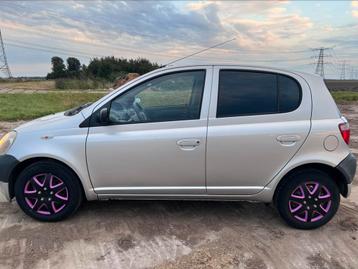 Toyota Yaris 1.0 16V Vvti 5DR SOL 2002 Grijs beschikbaar voor biedingen