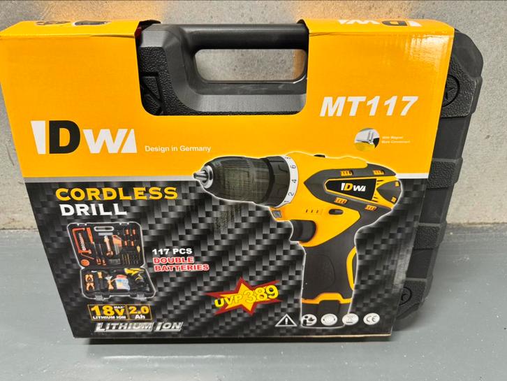 NIEUW IN DOOS Accuboormachine + gereedschapset 18VOLT €60, Doe-het-zelf en Verbouw, Gereedschap | Boormachines, Nieuw, Boor- en Schroefmachine