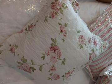 Quilt 220x240 (!) met 2 bijpassende kussens Nieuw !!! beschikbaar voor biedingen