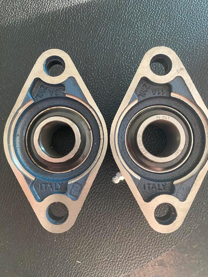 2x SKF Flenslagerhuizen YAR 205-2F - As 25mm, Doe-het-zelf en Verbouw, Gereedschap | Machine-onderdelen en Toebehoren, Ophalen of Verzenden