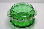 Antiek groen bakje gedecoreerd met  blank glas, pontilmerk, Ophalen of Verzenden