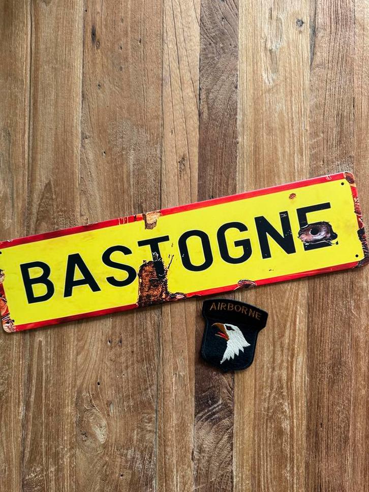 WW2 Bastogne Bord - Battle of the Bulge, Verzamelen, Militaria | Tweede Wereldoorlog, Overige soorten, Overige typen, Overige gebieden