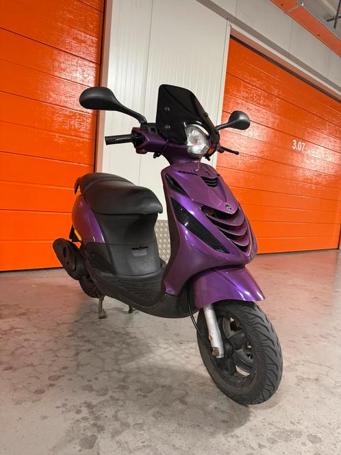 Piaggio zip 2017 Brom | Candy Roze | Alpha LED, Fietsen en Brommers, Scooters | Piaggio, Zo goed als nieuw, Zip, Ophalen