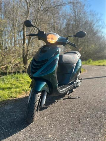 Zip 125 cc 4 takt rs1 in topstaat Jaquar Green beschikbaar voor biedingen