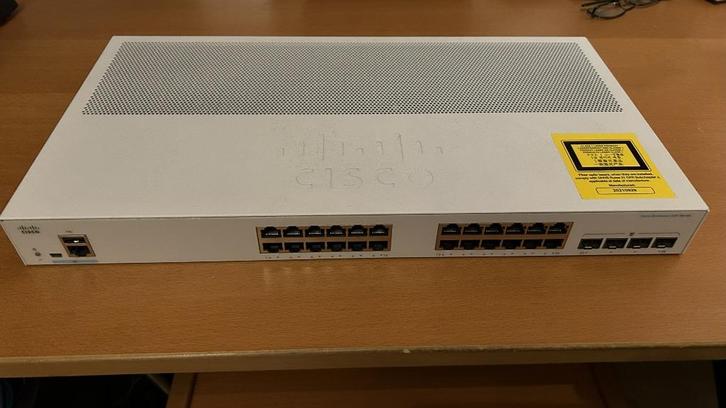Cisco CBS250 switch, Computers en Software, Netwerk switches, Zo goed als nieuw, Ophalen of Verzenden