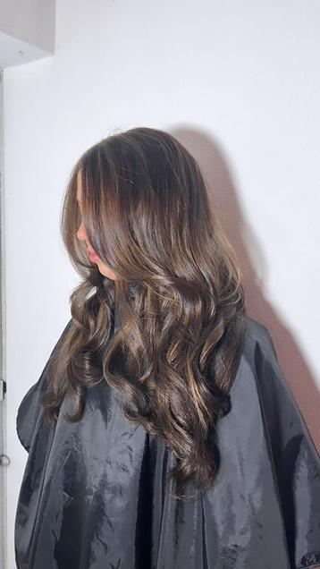 Hair extensions specialist beschikbaar voor biedingen