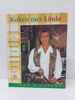Linda McCartney - Koken met Linda - Vegetarisch, Boeken, Kookboeken, Ophalen of Verzenden, Zo goed als nieuw, Vegetarisch