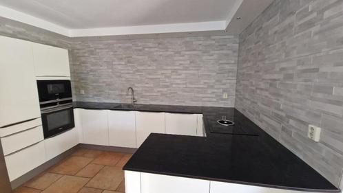 Complete U-keuken met zitje (2018), bora inductie en quooker, Huis en Inrichting, Keuken | Complete keukens, Gebruikt, U-keuken