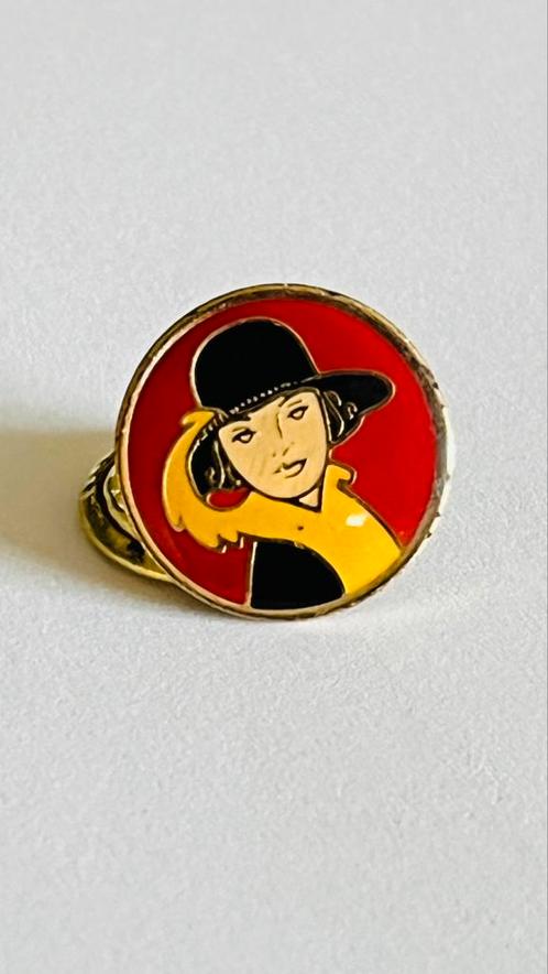 Belga Cigarettes / Sigaretten, Verzamelen, Speldjes, Pins en Buttons, Zo goed als nieuw, Ophalen of Verzenden
