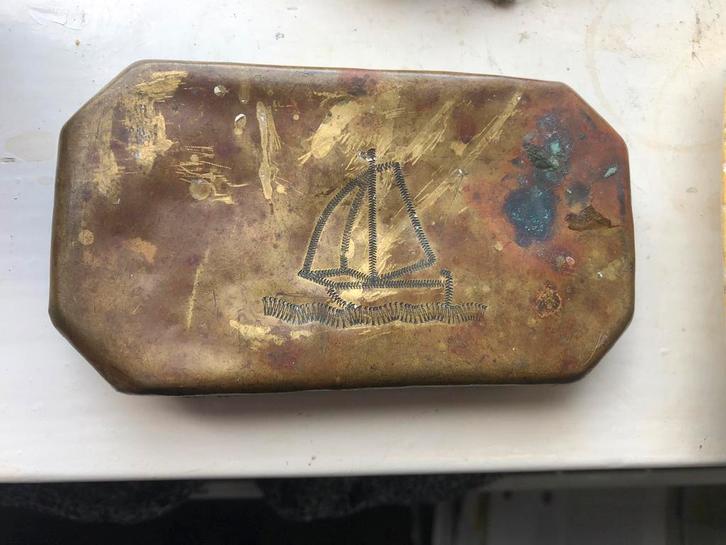 Oud tabaksdoosje met scheepje -  inscriptie op voorblad., Antiek en Kunst, Antiek | Koper en Brons, Koper, Ophalen of Verzenden