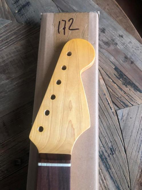 Stratocaster hals” RW toets- nitro satin-jumbo frets  ‘172, Muziek en Instrumenten, Instrumenten | Onderdelen, Verzenden