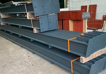 Spanten Staalconstructie Loods. beschikbaar voor biedingen