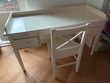 Wit Kinder Bureau met Lades en Stoel beschikbaar voor biedingen