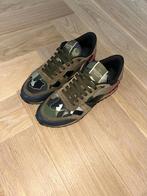 Valentino Rockrunner camouflage sneakers, Kleding | Dames, Schoenen, Groen, Zo goed als nieuw, Valentino Garavani, Sneakers of Gympen