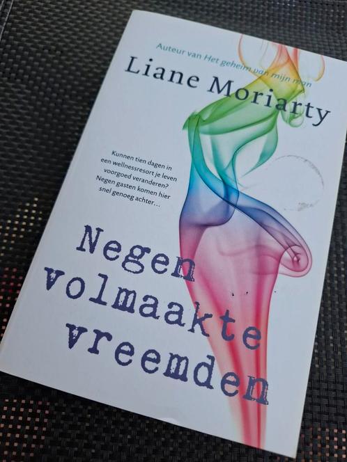 Liane Moriarty - Negen volmaakte vreemden, Boeken, Literatuur, Zo goed als nieuw, Nederland, Ophalen of Verzenden