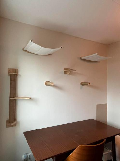 Kattenwand/Kattenmuur, Dieren en Toebehoren, Kattenspeelgoed, Zo goed als nieuw, Ophalen