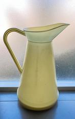 Brocante waterkan inhoud 5,5 lt van geel kunststof, Tuin en Terras, Ophalen of Verzenden, Gebruikt, Kunststof