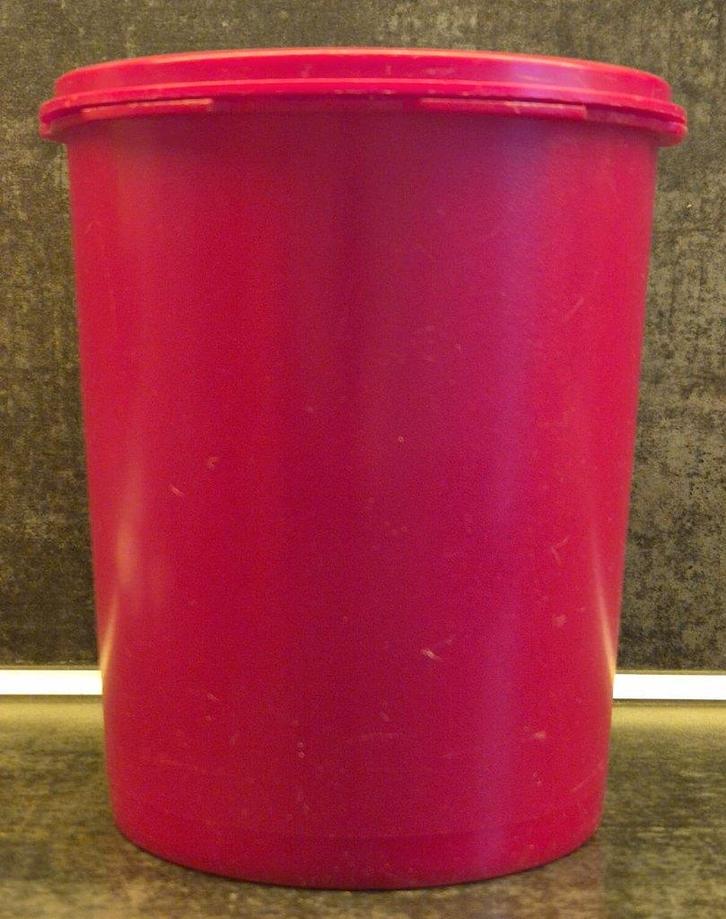Tupperware trommel met sterdeksel Rood, Huis en Inrichting, Keuken | Tupperware, Zo goed als nieuw, Bus of Trommel, Rood, Ophalen of Verzenden