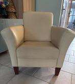 Gebroken Witte Fauteuil met Bruine Poten, Huis en Inrichting, Fauteuils, Ophalen, Minder dan 75 cm, Leer, Zo goed als nieuw