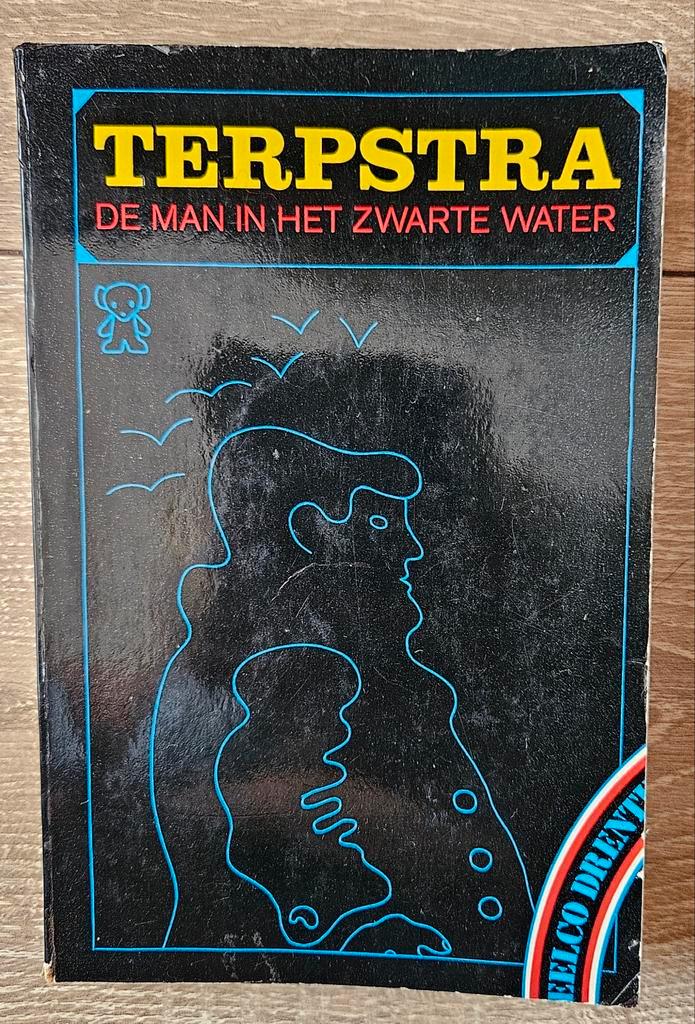 Pieter Terpstra - De man in het zwarte water, Boeken, Detectives, Zo goed als nieuw, Ophalen of Verzenden