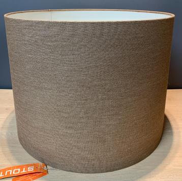 Als nieuw XL lampenkap van Stout verlichting Eric Kuster beschikbaar voor biedingen