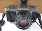 Pentax P30t reflexcamera met Pentax 50mm F/1.7 en flitser, Audio, Tv en Foto, Fotocamera's Analoog, Ophalen of Verzenden, Niet werkend