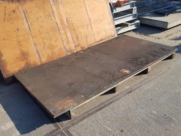 305 - Multiplex platen, triplex, houtplaat beschikbaar voor biedingen