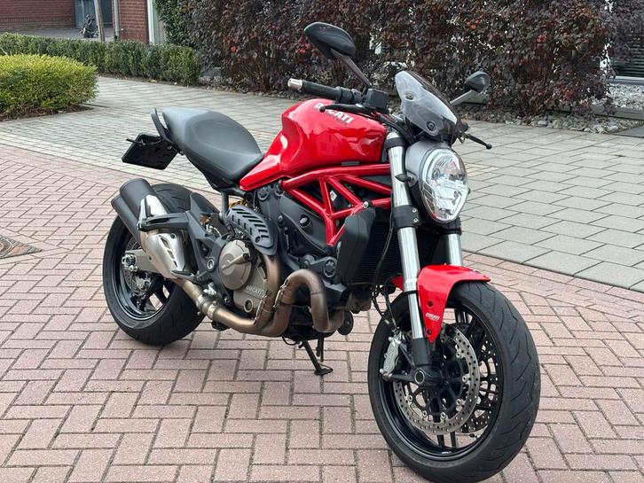 Ducati Monster 821 - 22.000 km - ABS - Rood, Motoren, Motoren | Ducati, Particulier, Naked bike, meer dan 35 kW, 2 cilinders, Motorrijbewijs A