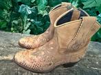 Bijna Nieuwe laarsjes met pythonleer van Sendra maat 36, Kleding | Dames, Schoenen, Sendra, Bruin, Lage of Enkellaarzen, Ophalen of Verzenden