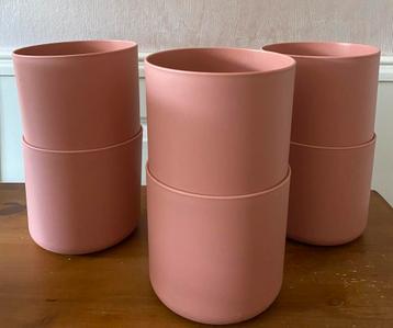 6 Elho Bloempotten beschikbaar voor biedingen