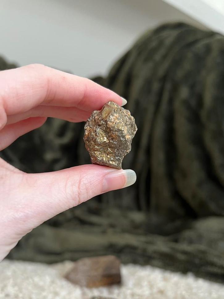 Pyriet edelsteen., Verzamelen, Mineralen en Fossielen, Overige typen, Verzenden