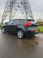 Volvo V40 T3 150PK 2013 Zwart | Carplay | APK tot dec 2026, Auto's, Volvo, Voorwielaandrijving, Stof, Zwart, 4 cilinders