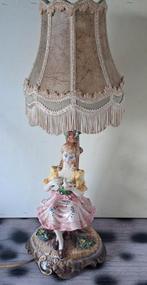 Tafellamp/schemerlamp. Porselein. Italy. Ca '50.  55 cm., Ophalen, Overige materialen, 50 tot 75 cm, Zo goed als nieuw
