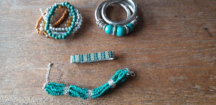 te koop diverse leuke mooie turquoise armbanden, Sieraden, Tassen en Uiterlijk, Armbanden, Nieuw, Overige materialen, Overige kleuren