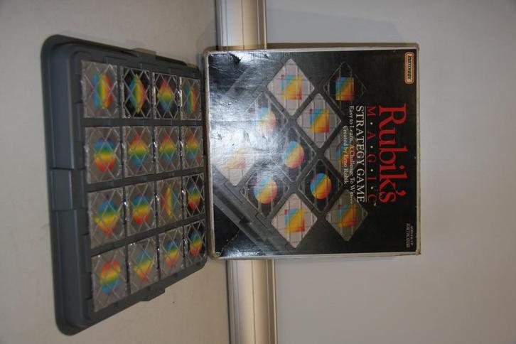 rubiks magic spel in doos (245), Hobby en Vrije tijd, Denksport en Puzzels, Overige typen, Minder dan 500 stukjes, Ophalen of Verzenden