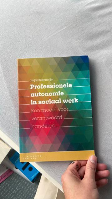 Jurja Steenmeijer - Professionele autonomie in sociaal werk beschikbaar voor biedingen