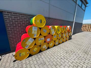 Meerdere lege vaten (210 liter) beschikbaar voor biedingen