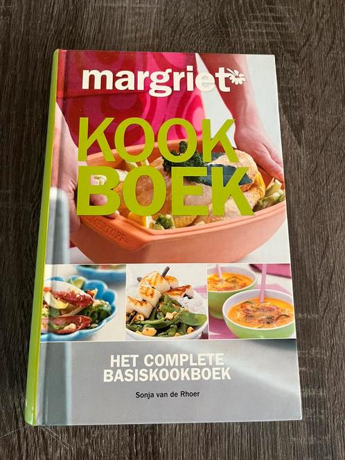 Sonja van de Rhoer - Margriet kookboek, Boeken, Kookboeken, Zo goed als nieuw, Ophalen of Verzenden